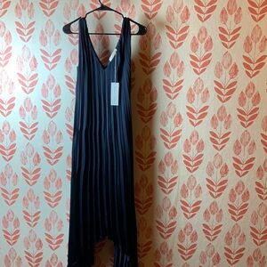 Bishop and Young stunning pleated dress